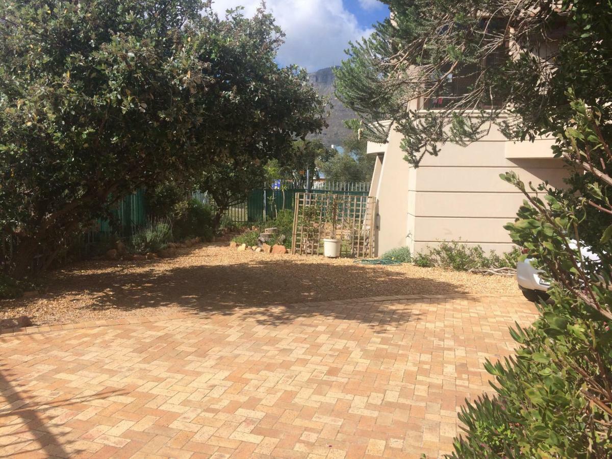 Mountain Peaks Hotel Hout Bay Exterior photo
